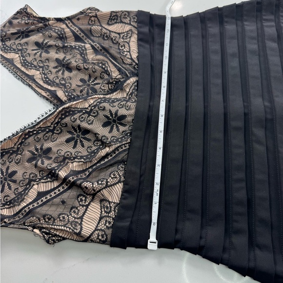 Signature Lana Elegant Black Lace Dress size 6 - Picture 12 of 14